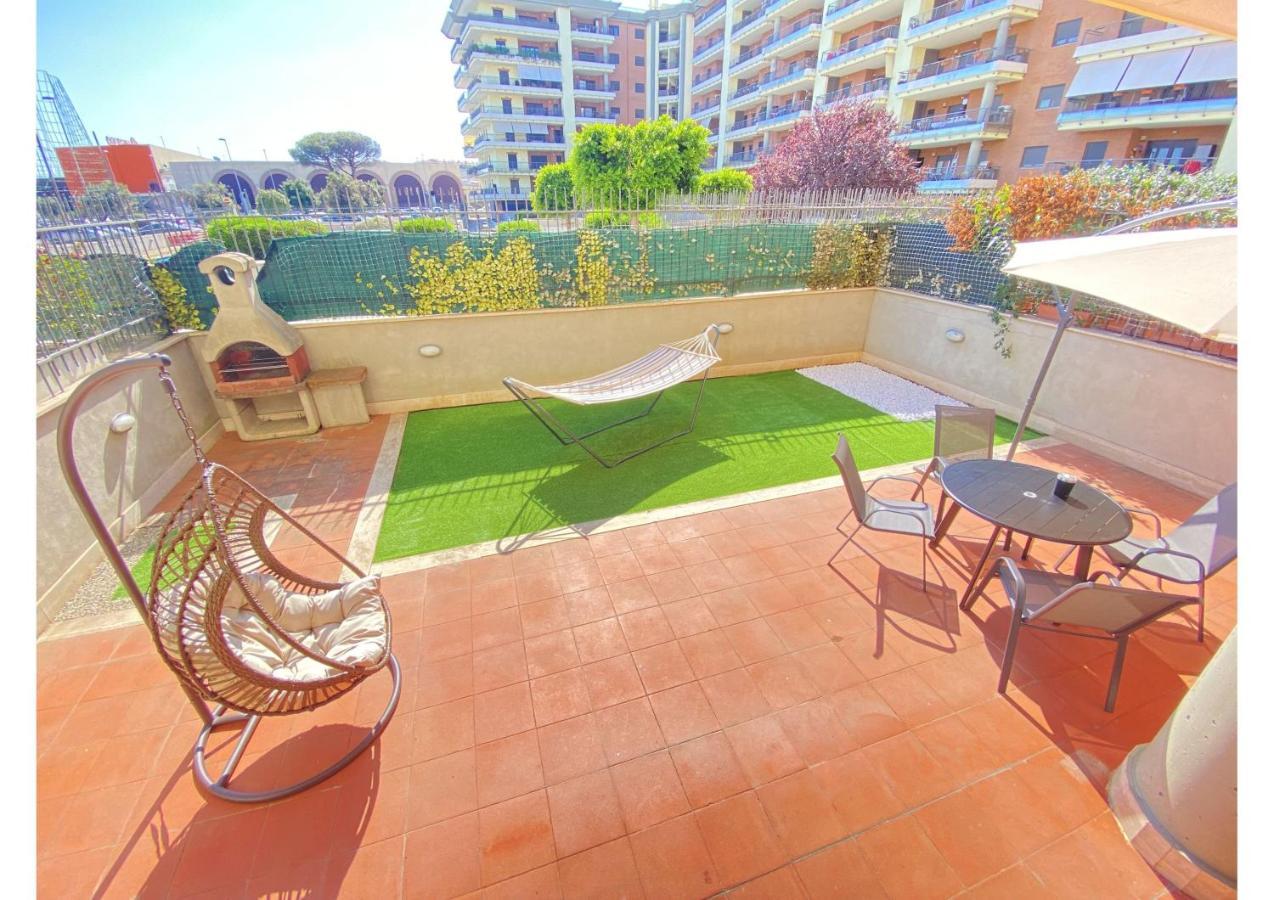 Sun Nest Apartment - Terrace & Garage 피우미치노 외부 사진