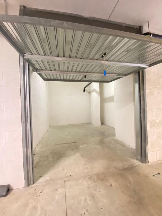 Sun Nest Apartment - Terrace & Garage 피우미치노 외부 사진