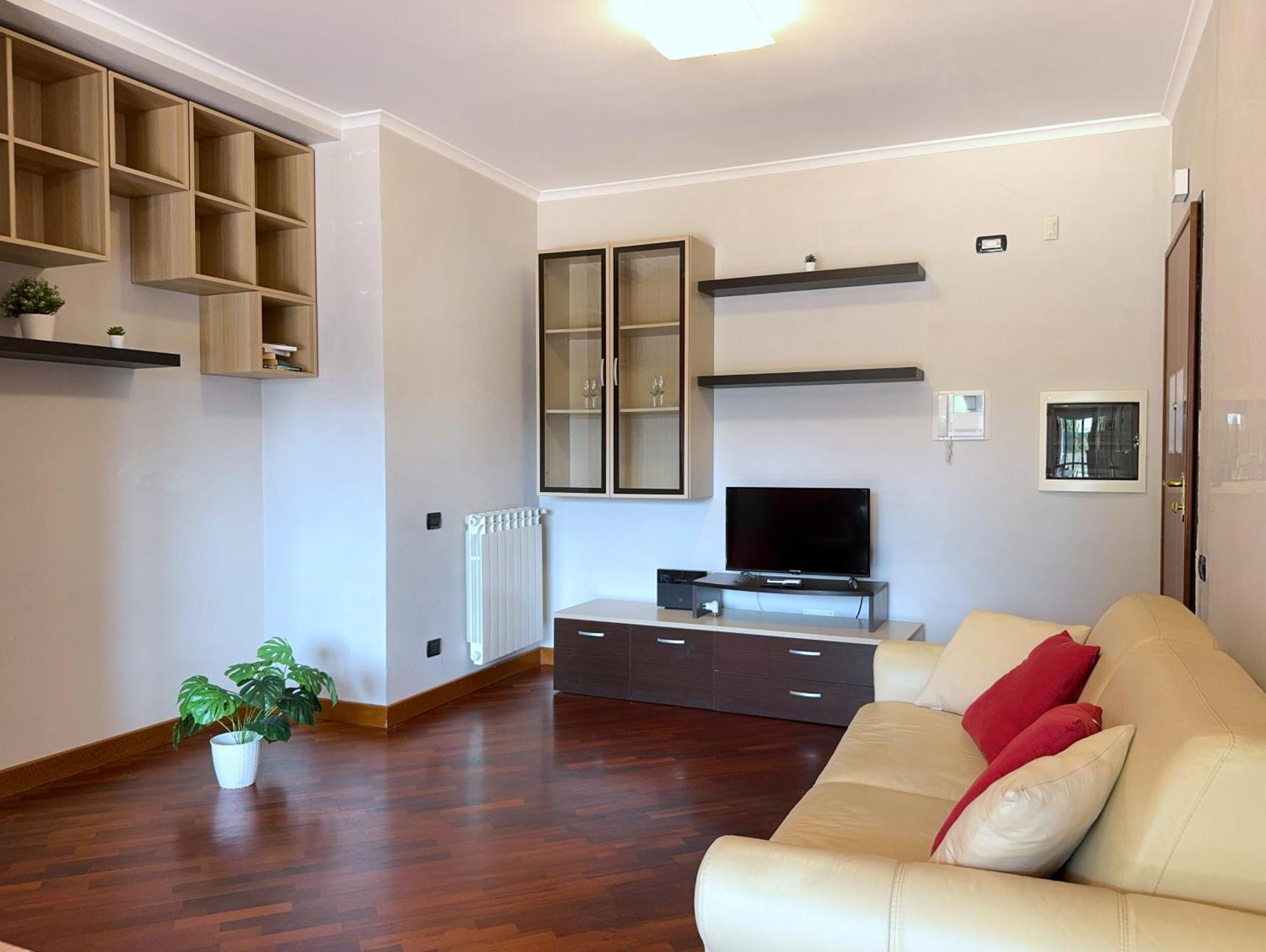 Sun Nest Apartment - Terrace & Garage 피우미치노 외부 사진