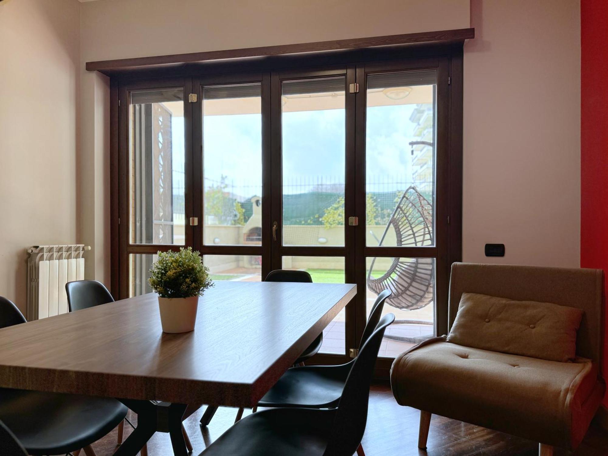 Sun Nest Apartment - Terrace & Garage 피우미치노 외부 사진