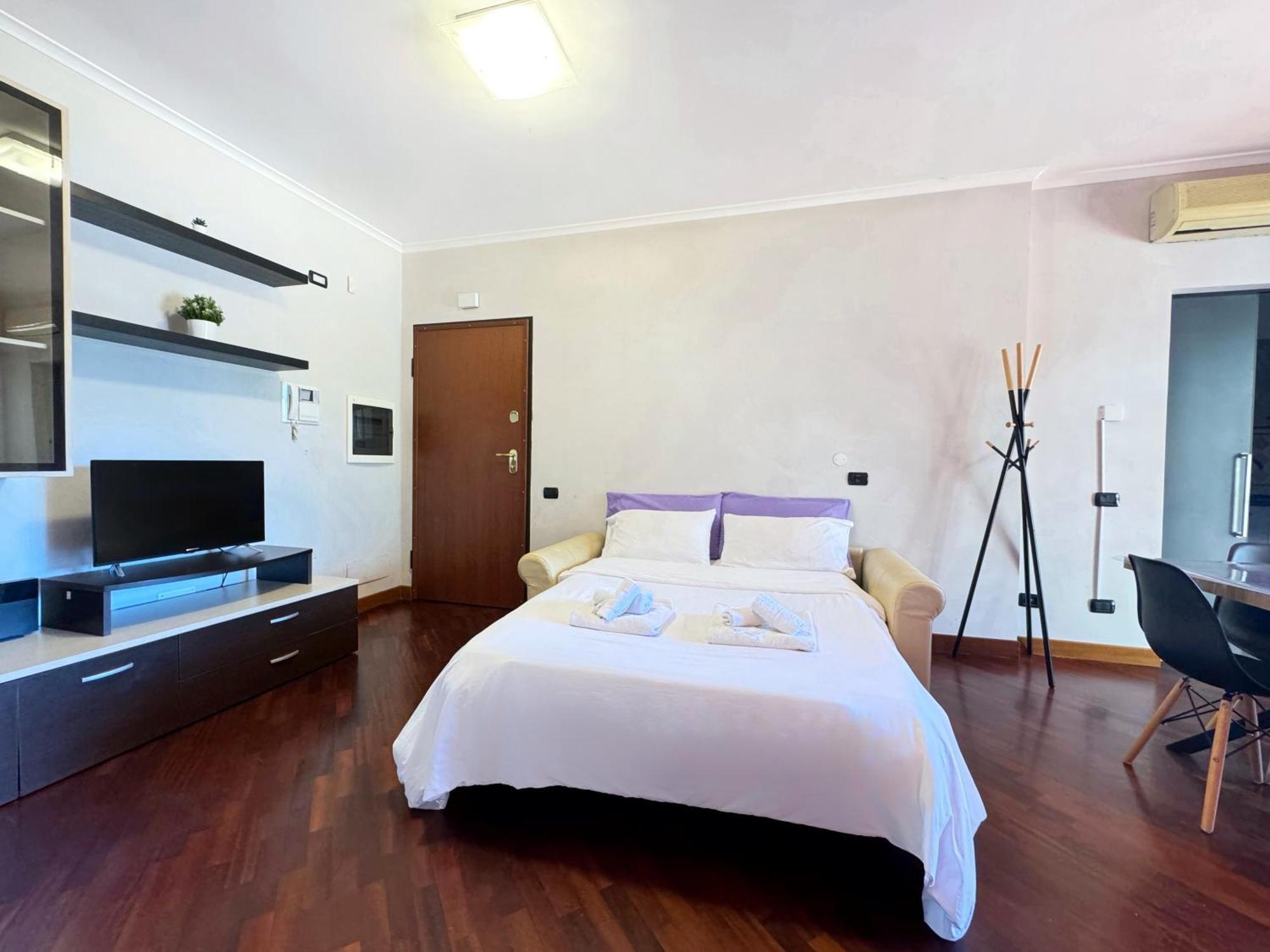 Sun Nest Apartment - Terrace & Garage 피우미치노 외부 사진